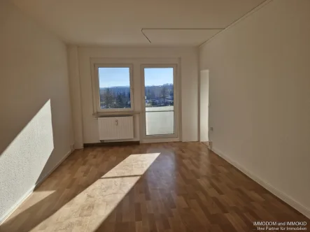 Wohnen - Wohnung mieten in Kirchberg - 3-Raum-Wohnung mit LOGGIA zu vermieten!