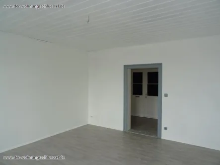 Wohnzimmer - Wohnung mieten in Annaberg-Buchholz / OT Annaberg - ZENTRUMSNAH ABER DOCH IM GRÜNEN! 3-Raumwohnung