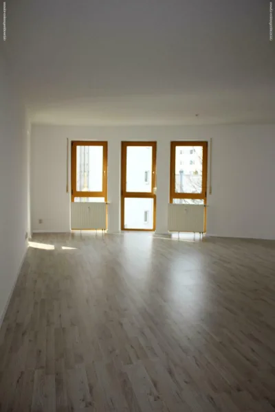  - Wohnung mieten in Annaberg-Buchholz / OT Annaberg - MIT BALKON UND FRISCH RENOVIERT!