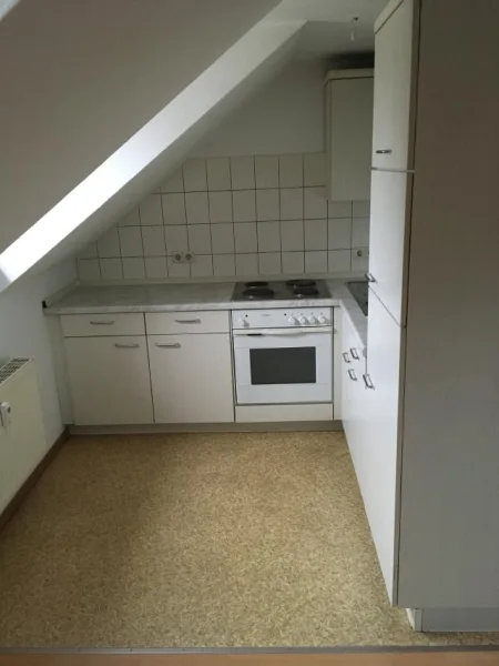  - Wohnung mieten in Chemnitz - IM DACHGESCHOSS MIT EINBAUKÜCHE! 2-Raumwohnung 