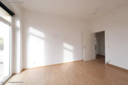 Wohnzimmer - Wohnung mieten in Radeberg - 3-Raumwohnung mit Balkon!