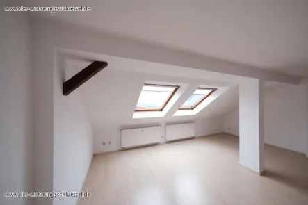 Wohnzimmer - Wohnung mieten in Annaberg-Buchholz / OT Annaberg - Gemütliche Dachgeschosswohnung!