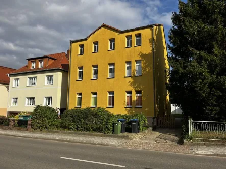 Außenansicht - Wohnung mieten in Lucka - 3-Raumwohnung---ca. 70 m² Wfl.---Tageslichbad---EBK---Doppelgarage in gepflegetem Ensamble