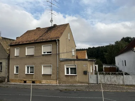 Wohnhaus - Haus kaufen in Trossin - Dahlenberg bei Trossin: Großes EFH mit rd. 169 m² Wfl.; rd. 1.021 m² Grdstk. am Heidewald gelegen!!!