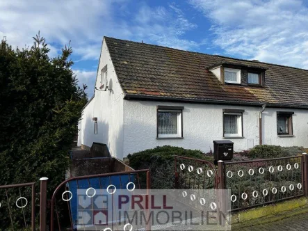 Wohnhaus - Haus kaufen in Großlehna - Doppelhaushälfte mit Potential in beliebter Siedlungslage // ca. 840 m² Grundstück // Garage