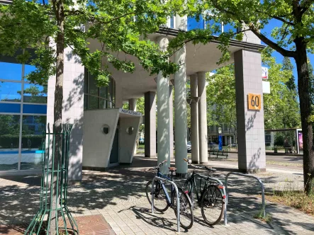 Außenansicht - Büro/Praxis mieten in Leipzig - Moderne Büroeinheiten! 19,98 m², 31,71 m² oder 15,16 m²! Sehr guter Verkehrsanbindung! Parkplatz!