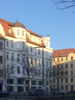 Außenansicht - Wohnung mieten in Leipzig - Citynah! Balkon! Schicke 2-Raumwohnung! Kleine EBK! Friedenspark in der Nähe!