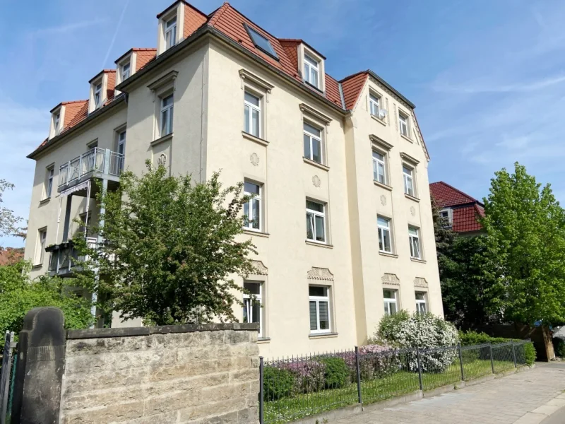 Objektansicht - Wohnung kaufen in Dresden - SCHÖNE 2-RAUM WOHNUNG MIT BALKON