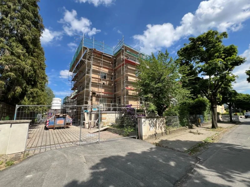 Blick zur Baustelle - Wohnung kaufen in Dresden - SCHÖNE 2-ZIMMER WOHNUNG ZUM ERSTBEZUG