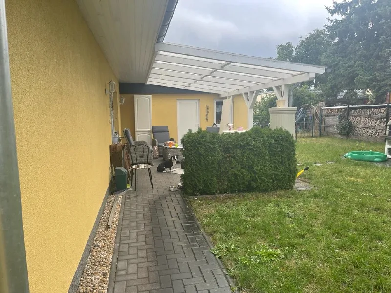 überdachte Terrasse