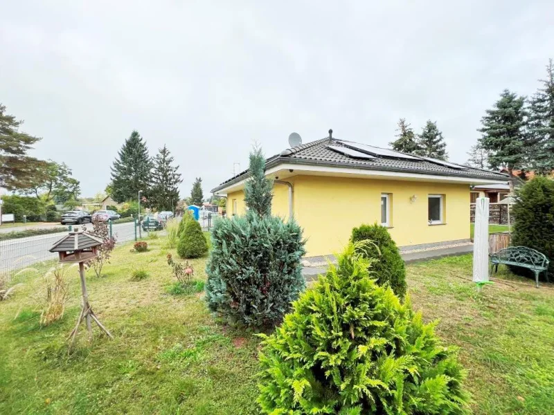 gepflegter Bungalow - Wohnung kaufen in Rangsdorf - MIT TERRASSE UND GARTEN IN RUHIGER LAGE