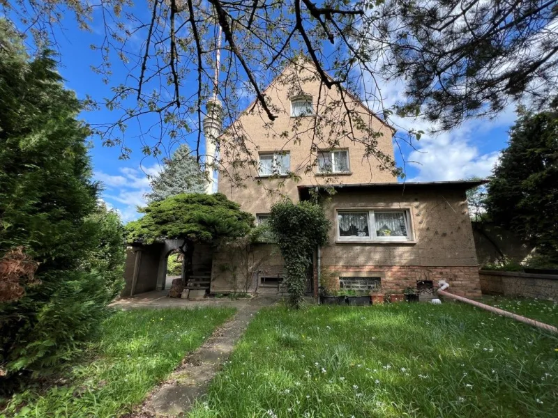 Ansicht - Haus kaufen in Dresden - TOLLE LAGE IN GEWACHSENEM UMFELD!