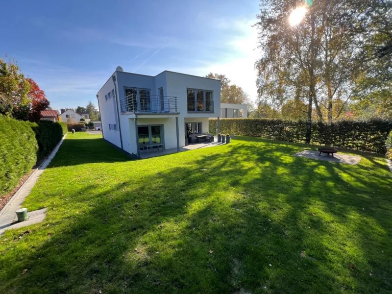 Hausansicht - Haus kaufen in Dresden - EXKLUSIVES EINFAMILIENHAUS IN BEVORZUGTER LAGE