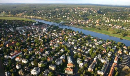 Vogelperspektive - Wohnung kaufen in Dresden - DACHGESCHOSS-WOHNUNG IN RUHIGER LAGE