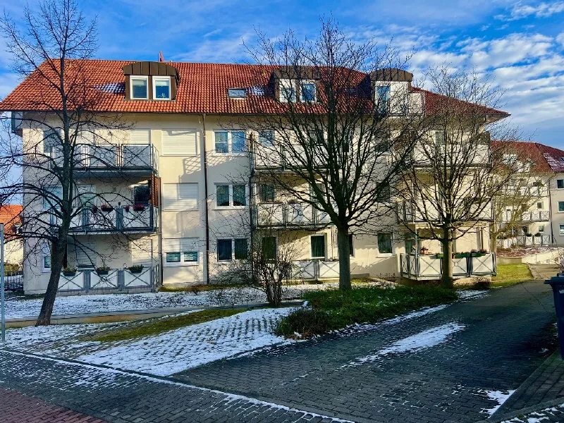 Objektansicht - Wohnung mieten in Meißen - HELLE 3-RAUM WOHNUNG MIT BALKON IN RUHIGER WOHNPARKANLAGE