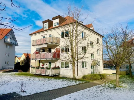 Objektansicht - Wohnung mieten in Meißen - HELLE 3-RAUM WOHNUNG MIT SÜD-BALKON IN RUHIGER WOHNPARKANLAGE