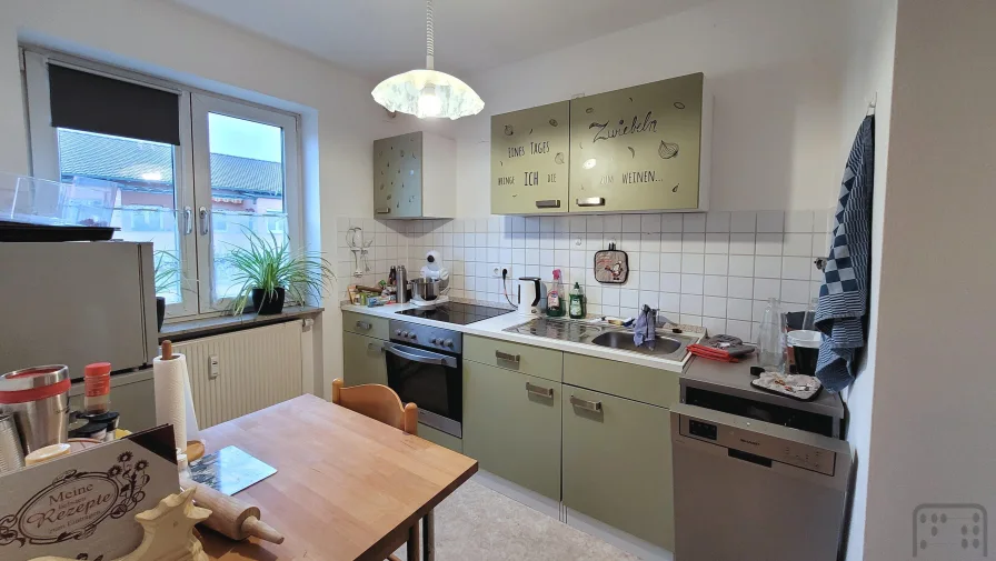 Küche - Wohnung kaufen in Schkeuditz - Vermietete Wohung mit Tiefgaragen-Stellplatz und Loggia in Schkeuditz