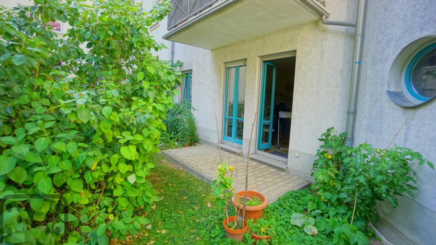 Terrasse - Wohnung kaufen in Leipzig - Bezugsfreies Single-Appartement mit eigenem Gartenund Terrasse in Schleußig