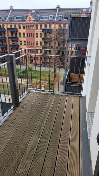 Balkon (Foto stammt aus einer identisch geschnittenen Wohnung im gleichen Haus, jedoch in der 4.Etage)