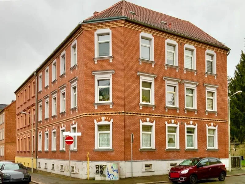 Hausansicht - Wohnung kaufen in Zwickau - Renovierungsprojekt mit großem Potenzial