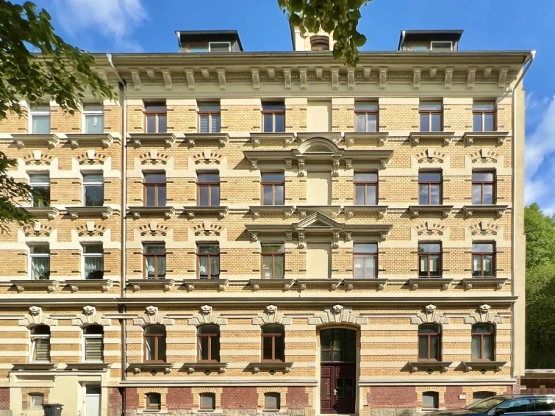 Frontansicht - Wohnung kaufen in Plauen - Einzigartige Dachwohnung für Ihr Familienglück