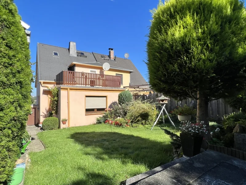 Gartenansicht - Haus kaufen in Auerbach/Vogtland - Ein neues Zuhause für Ihre Familie - Klein aber fein