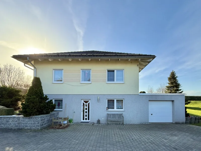 Frontansicht - Haus kaufen in Schloditz - Wohnen Sie modern, nachhaltig und in naturnaher Lage