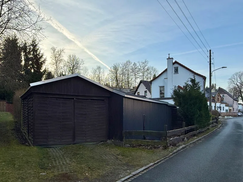 Carport mit Schuppen