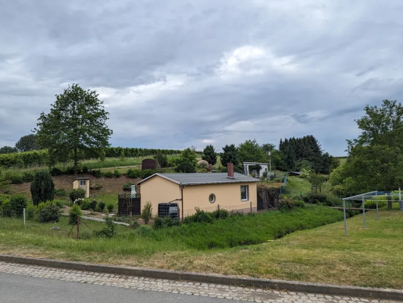 Blick auf Gartenanlage