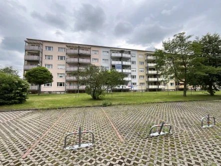 Rückansicht 2 - Wohnung kaufen in Kitzscher - 2 Raumwohnung in ruhiger Lage mit Balkon