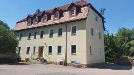 Titelbild - Haus kaufen in Mügeln / Ablaß - kleines Mehrfamilienhaus mit Geschichte