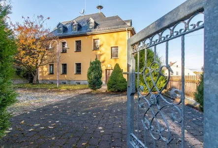 Südostseite - Haus kaufen in Crinitzberg - Saniertes Wohn- und Geschäftshaus mit zahlreichen Objektvorteilen