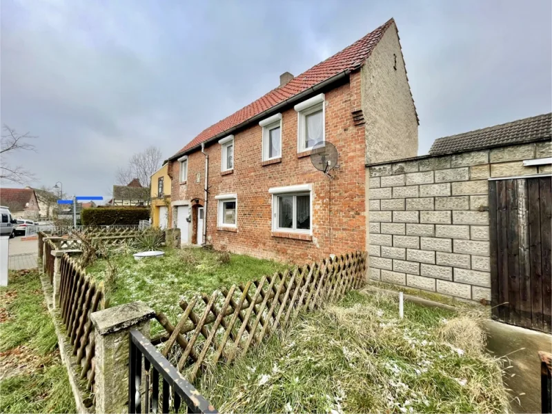 Blick aus Richtung Südost - Haus kaufen in Oschersleben - Verwirklichen Sie Ihren Traum vom Eigenheim