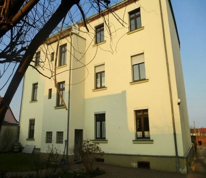 Hausansicht - Wohnung mieten in Magdeburg - SANIERTE 5-ZIMMERWOHNUNG