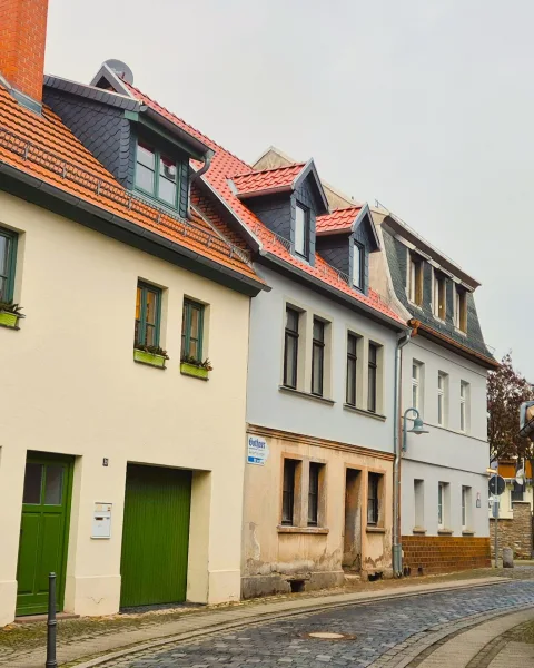  - Haus mieten in Sangerhausen - Einfamilienhaus im Zentrum von Sangerhausen zu vermieten, Neuehäuser Straße