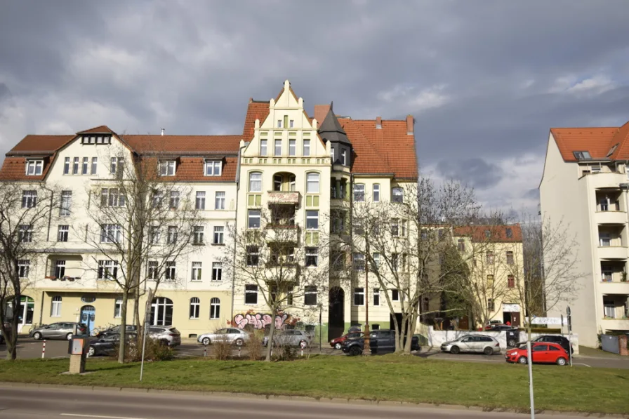 Hausansicht - Haus kaufen in Halle(Saale) - Mehrfamilienhaus in Halle an der Saale zu verkaufen