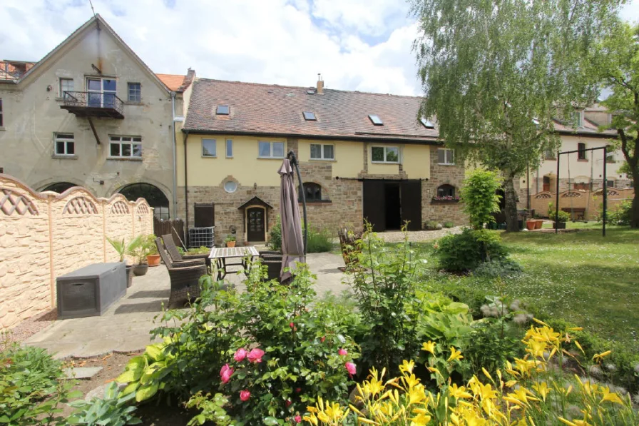 Außenansicht - Haus kaufen in Salzatal-Beesenstedt - ETW als Reihenhaus, in einem ehemaligen Wirtschaftsgebäude des Schlosses Beesenstedt