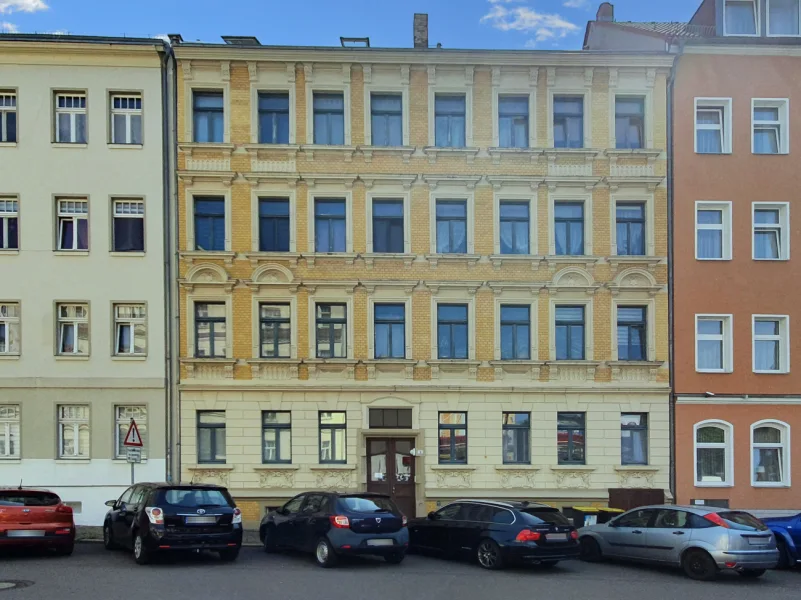 Gebäudeansicht - Wohnung kaufen in Leipzig / Möckern - RENTABLE INVESTITION // Sonniger Dachgeschoss-Traum mit  Balkon!