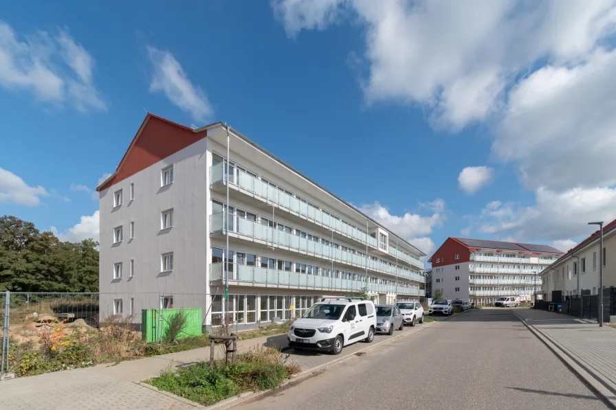 Gebäudeansicht - Wohnung mieten in Schkeuditz - 4 ZIMMER + 2 PKW-STELLPLÄTZE // Ihre neue Traumwohnung ist zum Greifen nah