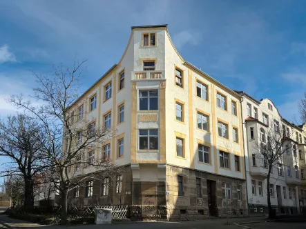 Gebäudeansicht - Haus kaufen in Zeitz - Sanierungsobjekt mit Charme: Vielseitiges Mehrfamilienhaus in Zeitz