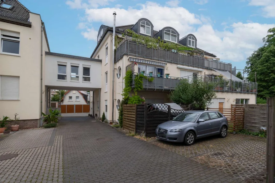 Hofansicht - Zinshaus/Renditeobjekt kaufen in Leipzig - KAPITALANLAGE, DIE BEGEISTERT // Traumhafte ETW mit großer Dachterrasse am Volkspark Kleinzschocher