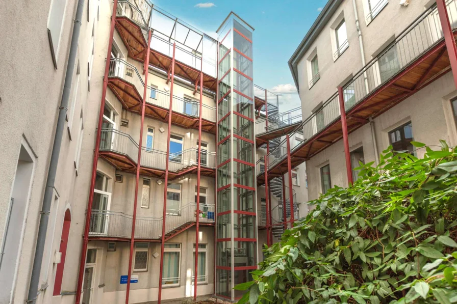 Atriumhaus - Büro/Praxis kaufen in Leipzig - IMMOBILIENPAKET MIT ENTWICKLUNGSPOTENZIAL // 8 Gewerbeeinheiten im Leipziger Zentrum