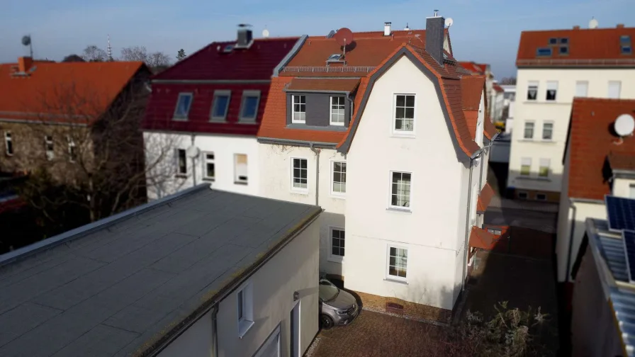 Gebäudeansicht - Haus kaufen in Leipzig - ALTBAUCHARME TRIFFT MODERNE VISIONEN // Mehrfamilienhaus mit vielseitigen Nutzungsmöglichkeiten