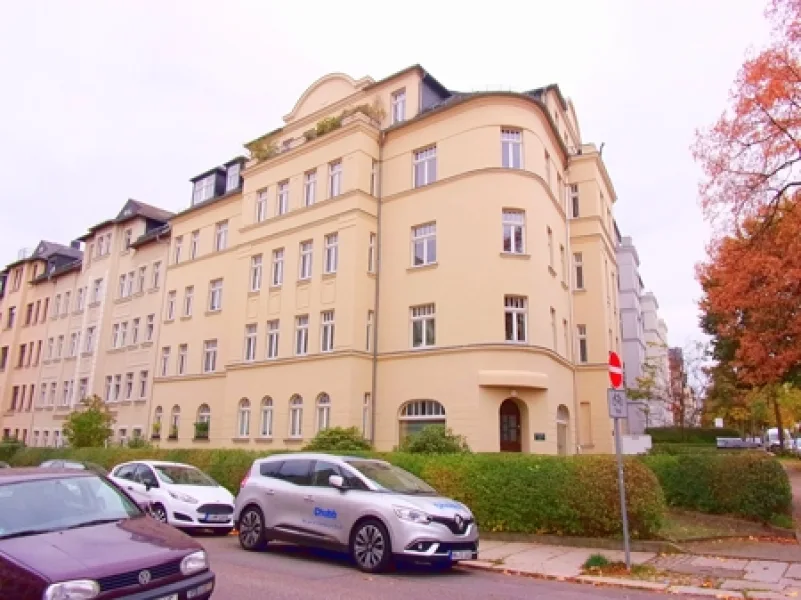Außenansicht 2  - Wohnung kaufen in Chemnitz / Kaßberg - KASSBERG--LIFT--BALKON--RUHIGE UND HELLE LAGE--WANNE / DUSCHE--TOP ZUSTAND