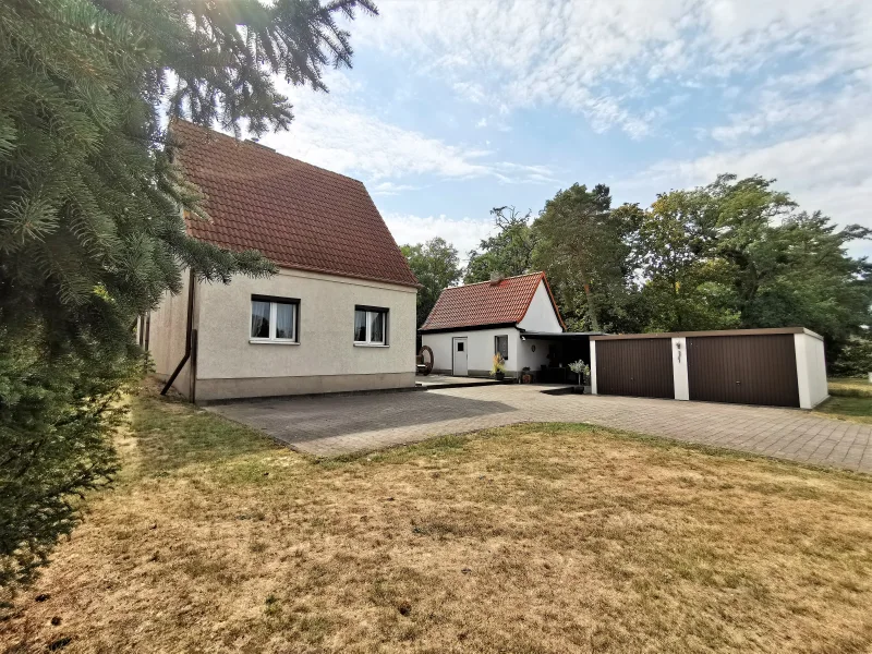 Hofansicht - Haus kaufen in Gommern - Wer ein großes Grundstück sucht, wird hier fündig!