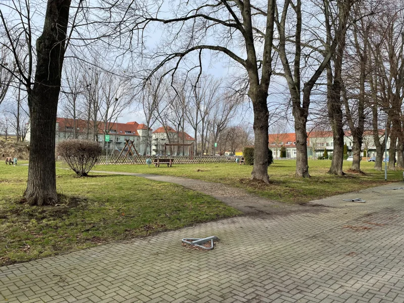 Spielsplatz mit Grünfläche