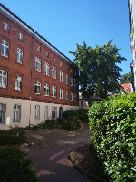 Grundstück - Wohnung kaufen in Magdeburg - Großzügig Eigentumswohnung in Magdeburg!