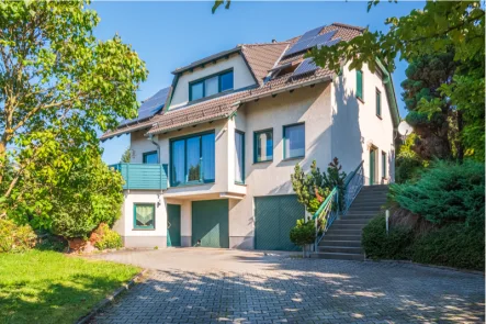 DSC07720-HDR - Haus kaufen in Chemnitz - ++Stilvolles Einfamilienhaus mit Pool, Terrasse und Doppelgarage in ruhiger Lage von Chemnitz-Euba++