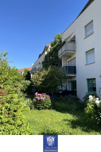 Hausansicht - Wohnung kaufen in Radeberg - Helle großzügige Wohlfühlwohnung mit schönem Südbalkon in ruhiger Lage unweit der Dresdner-Heide!