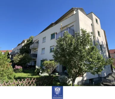 Hausansicht - Wohnung kaufen in Radeberg - Radeberg! Gepflegte Wohlfühlwohnung mit Balkon unweit der Dresdner-Heide!